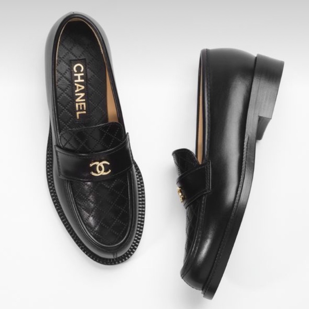 DESIGNER ▪️ LOOKING FOR : CHANEL LOAFERS 38.5